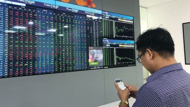 Nhà đầu tư nên giảm tỷ trọng cổ phiếu, tuyệt đối không mua mới ở thời điểm hiện tại