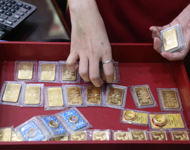 Giá vàng thế giới chiều 28/7 tiếp tục tăng, SJC giảm 200.000 đồng/lượng