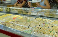Giá vàng hôm nay 20-8: Lao xuống dốc khi giá dầu thô suy yếu, USD tăng giá