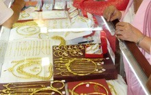 Giá vàng hôm nay 22-8: Vàng PNJ cũng bỏ xa giá thế giới