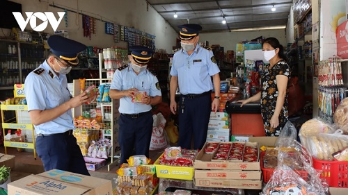 Tăng cường kiểm tra an toàn thực phẩm thị trường bánh Trung thu