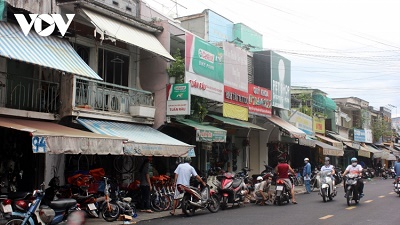 Các tiệm sửa xe máy tấp nập 2 ngày cuối tuần ở TP.HCM