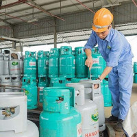 Giá gas tăng mạnh, vượt mốc 500.000 đồng/bình 12kg
