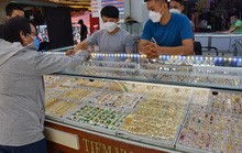 Giá vàng hôm nay 8-11: Vàng SJC lại nhảy vọt