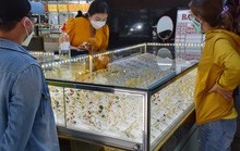 Giá vàng hôm nay 24-11: Giới đầu cơ lại bán khống