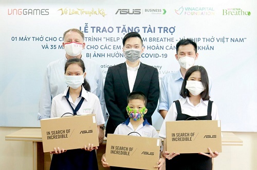 CÔNG TY CỔ PHẦN VNG TRAO TẶNG 35 MÁY TÍNH CHO TRẺ EM CÓ HOÀN CẢNH KHÓ KHĂN BỊ ẢNH HƯỞNG BỞI COVID-19 VÀ 01 MÁY THỞ HỖ TRỢ CHỐNG DỊCH