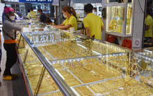 Giá vàng hôm nay 20-12: Vàng trang sức bật tăng cao