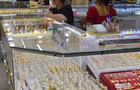 Giá vàng hôm nay 21-1: Lao lên rồi đi xuống