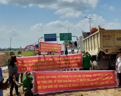 Nhà thầu chính dự án cao tốc Trung Lương - Mỹ Thuận bị căng rôn đòi nợ