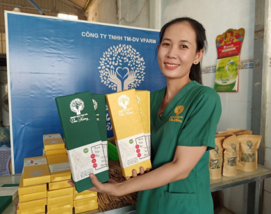 Nữ doanh nhân trẻ khởi nghiệp sản xuất dòng nhang sạch