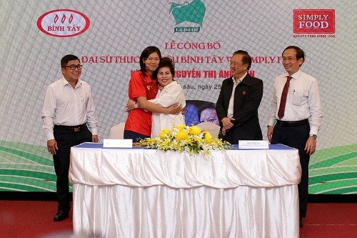 Kình ngư Ánh Viên chính thức là đại diện thương hiệu cho sản phẩm Công ty Bình Tây