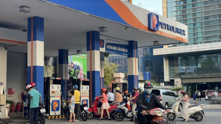 Giá xăng, dầu tiếp tục giảm từ chiều 12/4