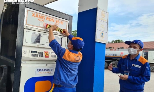 Xăng dầu lập đỉnh, có nên trợ giá cho người dân, doanh nghiệp?