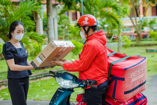 Người dùng TikTok Shop hào hứng trải nghiệm dịch vụ giao hàng BEST Express