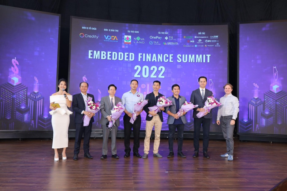 Tài chính Tiêu dùng Com-B đã ký kết hợp tác thành công với Credify - công ty tiên phong trong công nghệ tài chính nhúng