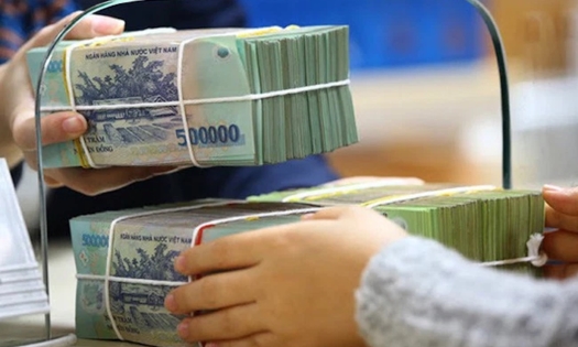 Ngân hàng Nhà nước tiếp tục 'bơm' gần 9.000 tỷ đồng, lãi suất đi xuống