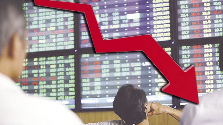 Rủi ro giảm điểm còn hiện hữu, nhà đầu tư hạn chế bắt đáy