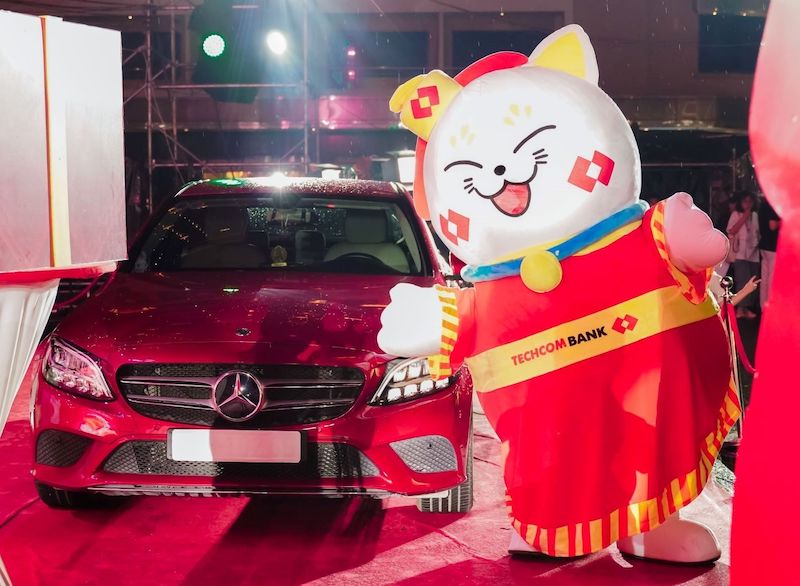 Mở app Techcombank, đón Mèo Đại Cát