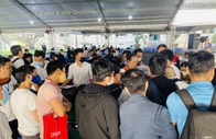 Nhiều nạn nhân của Alibaba bật khóc, lủi thủi ra về