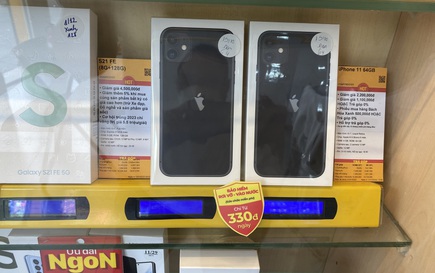 iPhone mới, cũ dồn dập giảm giá