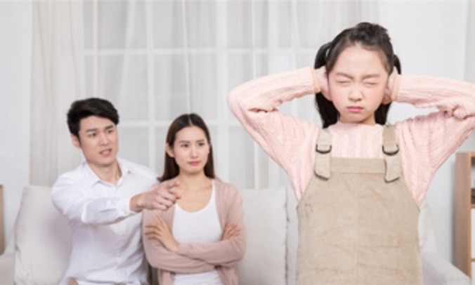 Con đến tuổi “nổi loạn” cha mẹ ứng phó thế nào?