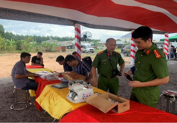 Đủ chiêu lừa đảo bất động sản