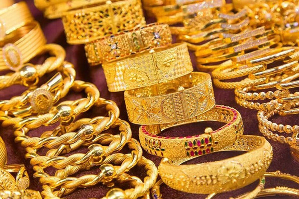 Giá vàng hôm nay 8/10/2023: SJC giữ vững trên 69 triệu đồng/lượng