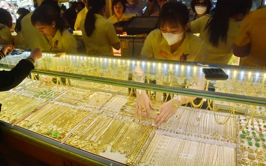 Giá vàng hôm nay 26-12: Vàng SJC tăng miệt mài, tiến sát 79 triệu đồng