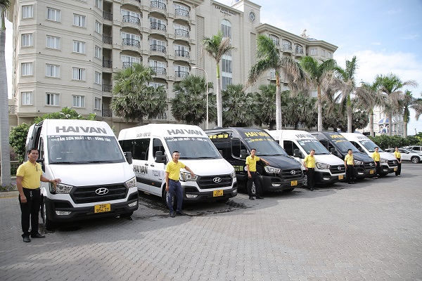 Công ty Liên doanh vận chuyển Quốc tế Hải Vân chính thức hoạt động dòng xe chở khách Limousine Royal 9 chỗ có ghế siêu sang