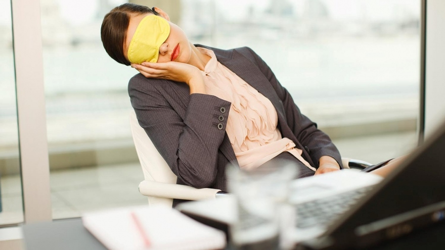 Ngủ trưa kiểu này, đột quỵ có thể