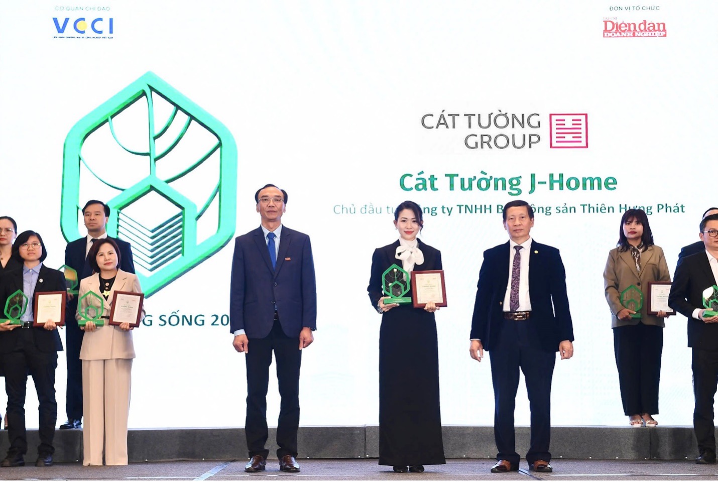 CÁT TƯỜNG J-HOME ĐÓN NHẬN DANH HIỆU DỰ ÁN ĐÁNG SỐNG 2024