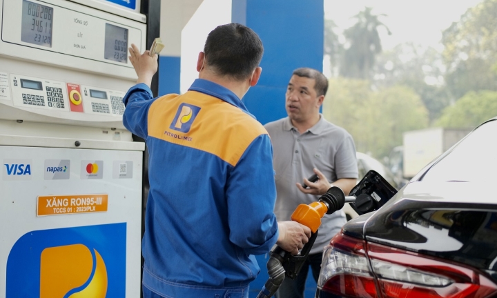 Giá xăng tăng cao nhất hơn 900 đồng, vượt 23.000 đồng/lít