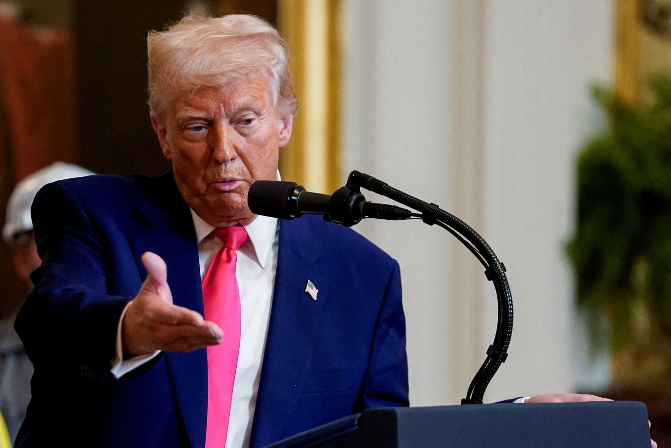 Ông Trump hoãn áp thuế 90 ngày, tăng thuế với Trung Quốc lên 125%