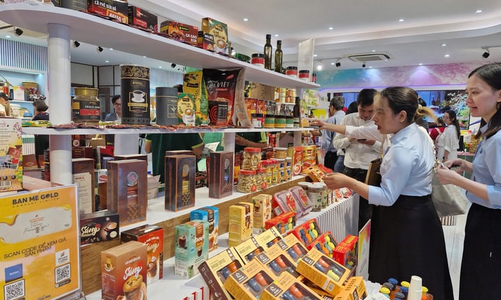 Doanh nghiệp Việt chạy nước rút trước khi Mỹ áp thuế đối ứng