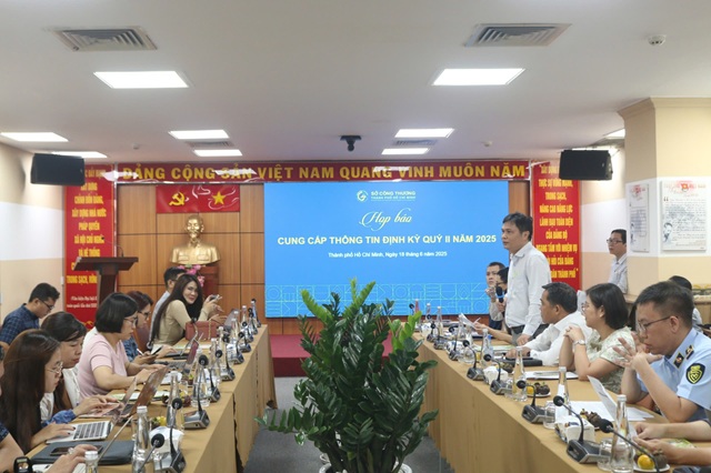 Tập trung đồng hành, hỗ trợ doanh nghiệp ổn định và tăng tốc sản xuất