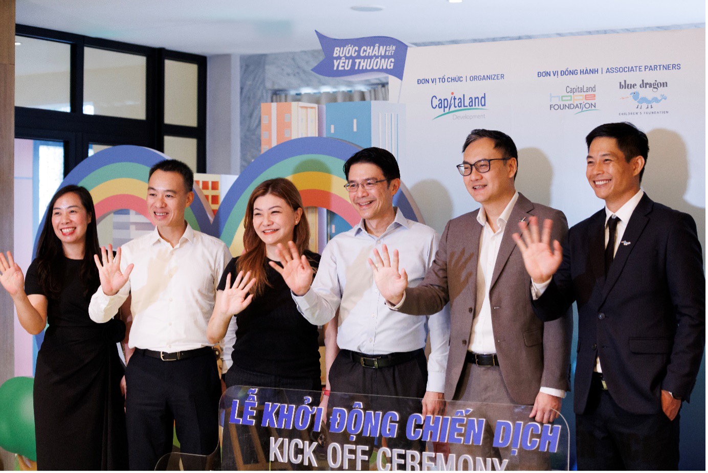 CapitaLand Development tiếp tục hành trình “Bước chân gắn kết yêu thương” lần 3, cam kết 97.000 đô la Mỹ hỗ trợ trẻ em đường phố và học sinh