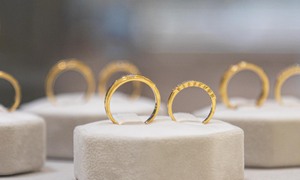 Giá vàng hôm nay 29/7: Chịu sức ép từ USD, vàng suy giảm