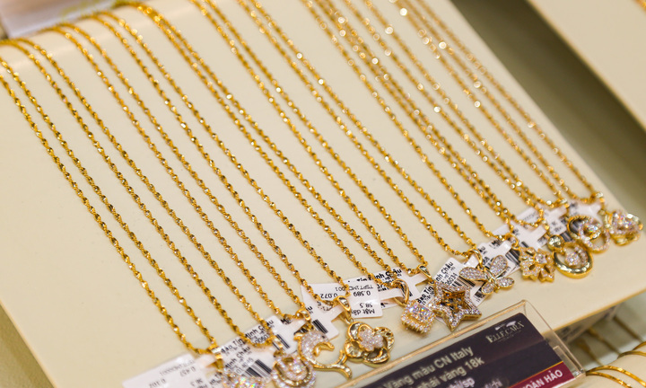 Giá vàng hôm nay 15/8: Quay đầu lao dốc