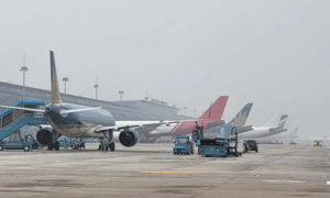 Đóng cửa 4 sân bay, hoãn và hủy hàng loạt chuyến bay vì bão Bualoi