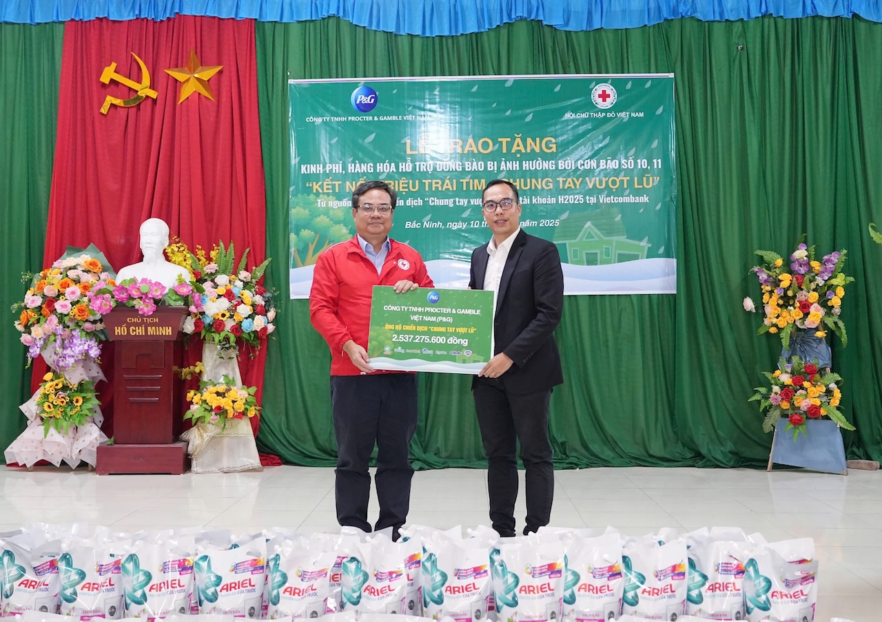 P&G Việt Nam chung tay hỗ trợ cho cộng đồng bị ảnh hưởng bởi bão lũ 