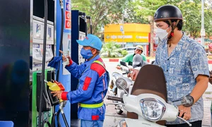 Giá xăng dự báo tiếp tục tăng trong kỳ điều hành chiều nay