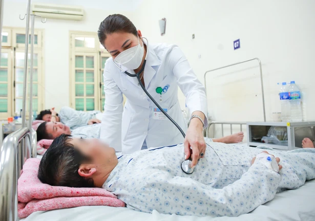 Đề xuất tăng mức đóng BHYT lên 6%, từng bước tiến tới miễn viện phí toàn dân