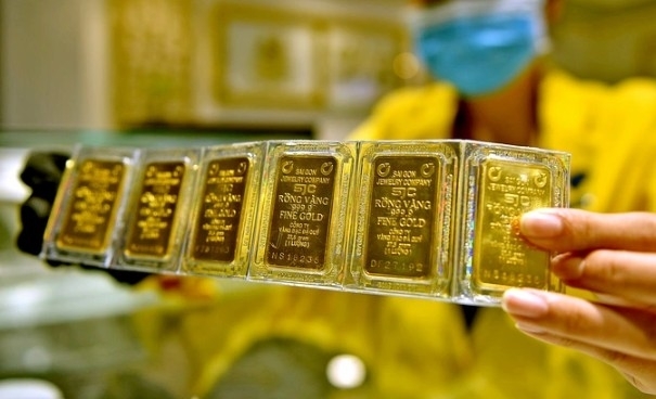 Giá vàng rung lắc dữ dội chưa từng có, chuyên gia cảnh báo nhà đầu tư
