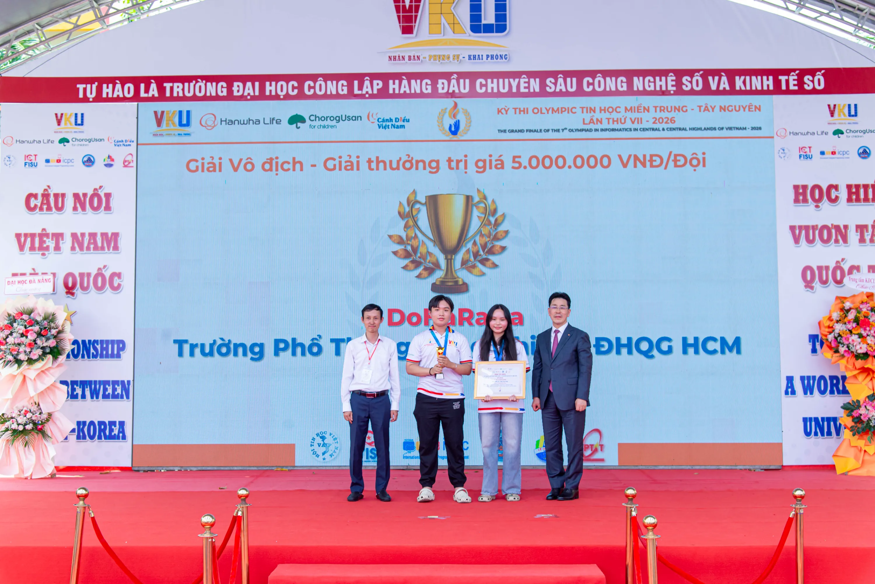 Hanwha Life tài trợ cuộc thi Olympic Tin học 2026, thúc đẩy phát triển AI tại Việt Nam